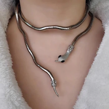 Цепочка из змеиной кости для мужчин и женщин С темными отверстиями, Европейско-американские вставки, холодный повседневный дизайн, извилистое ожерелье в форме змеи, 1ШТ