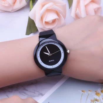 2023 Новые женские простые студенческие кварцевые аналоговые наручные часы Jelly с силиконовым ремешком и круглым циферблатом Модные женские кварцевые часы